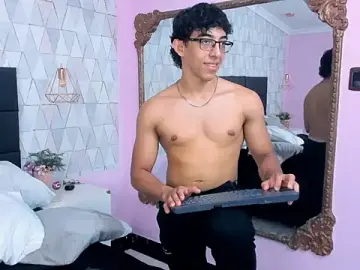 Stripchat Sex Cam of JuliaanRoss