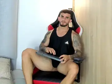Stripchat Watch Live Sex Cams of Ricardogo19