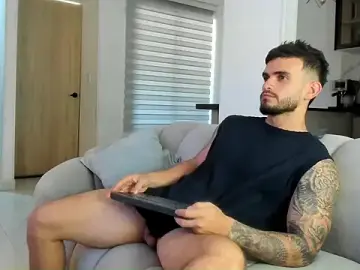 Stripchat Adult Webcams of Ricardogo19