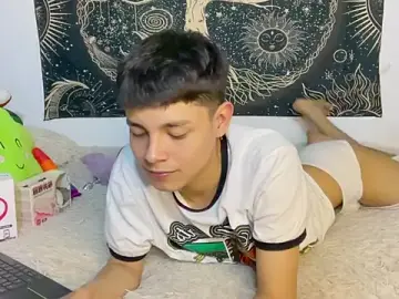 Stripchat Free Porn Cam of Andy_Belier23