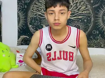 Stripchat Sex Chat of Andy_Belier23