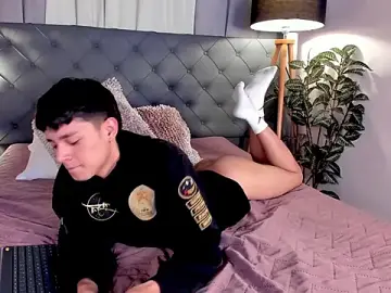 Stripchat Live Porn of Andy_Belier23