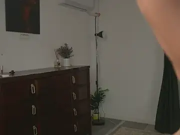 Stripchat Sex Chat of Alyonaqueen_