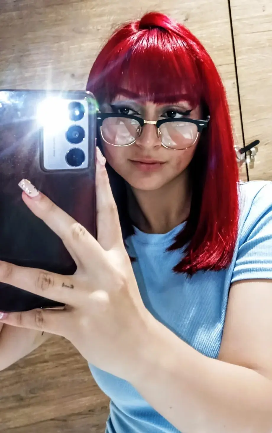 Queen_Red_v