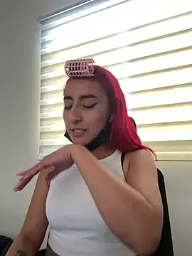 Stripchat Sex Cam of Juliethademon