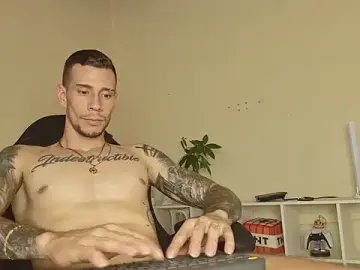 Stripchat Live Sex Cam of J_king__
