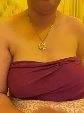 Stripchat Free Porn Cam of Bold-arabic-vibes