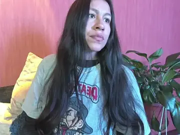 Stripchat Live Sex Cam of EmiGomez_