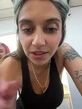 Stripchat Adult Webcams of Isabella_varella-