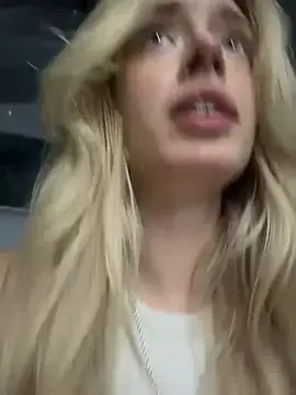Stripchat Sex Chat of PollyDolly