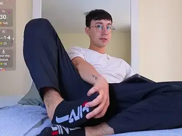Stripchat Live Sex Cam of cameron_cum