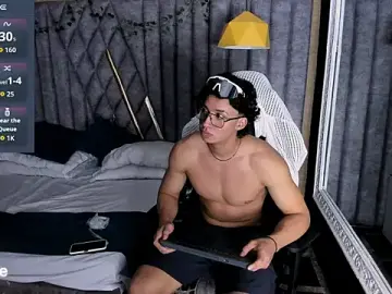 Stripchat Free Porn Cam of Axxel_Muscle