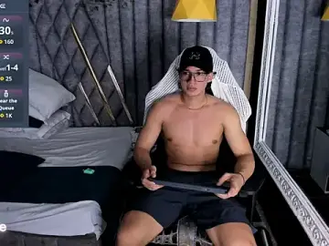 Stripchat Free Porn Cam of Axxel_Muscle