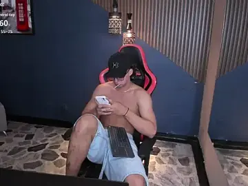 Stripchat Sex Cam of Axxel_Muscle