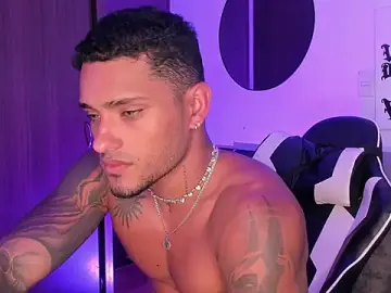 Stripchat Adult Webcam of Alessandro_Vanni