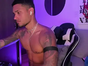 Stripchat Adult Webcam of Alessandro_Vanni
