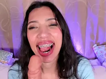 Stripchat Sex Cam of Miss_veronicaa2