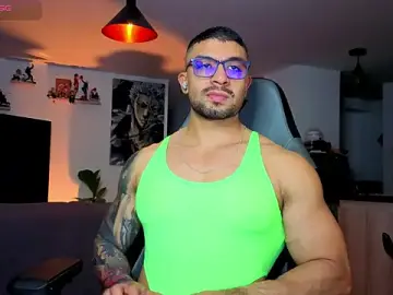 Stripchat Live Sex of Michael_Diamond
