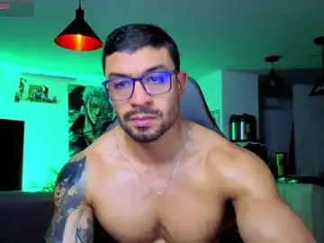 Stripchat Adult Webcam of Michael_Diamond
