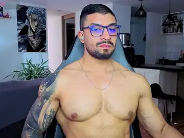 Stripchat Sex Chat of Michael_Diamond