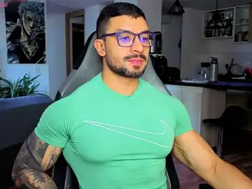 Stripchat Sex Chat of Michael_Diamond
