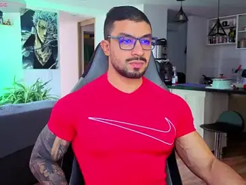 Stripchat Adult Webcam of Michael_Diamond