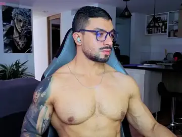 Stripchat Free Porn Cam of Michael_Diamond