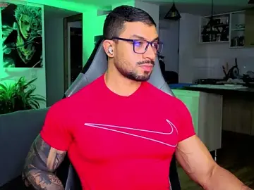 Stripchat Live Porn of Michael_Diamond