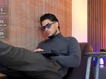 Stripchat Live Porn of luciano_vitale