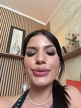 Stripchat Adult Webcam of RaniaSnow