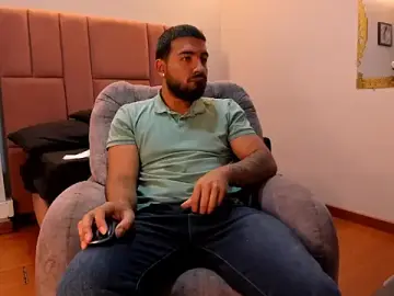 Stripchat Sex Cam of Massimo_Moretti