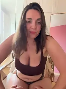 Stripchat Live Sex Cam of Chloe-ta