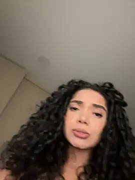 Stripchat Sex Cam of Curlyierr
