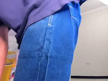 Stripchat Live Porn of KyleeSmiith