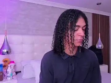 Stripchat Watch Live Sex Cams of KyleeSmiith