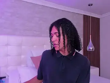 Stripchat Best live sex cam show of KyleeSmiith
