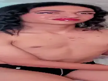 Stripchat Adult Webcam of KyleeSmiith