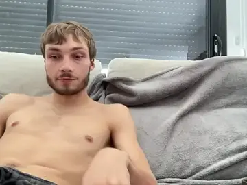 Stripchat Sex Cam of PrecededPolenta