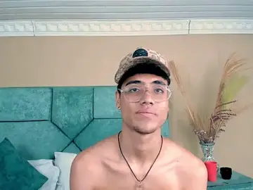 Stripchat Watch Live Sex Cams of DannTaylor