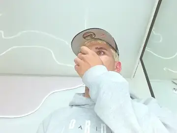 Stripchat Watch Live Sex Cams of DanntheStiff