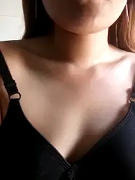 Stripchat Nude Webcam of HoaHongXanh22