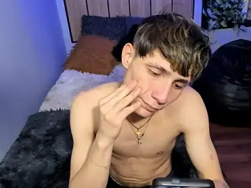 Stripchat Sex Cam of Yao_23