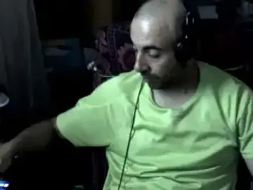 Stripchat Live Sex Cam of big_heart