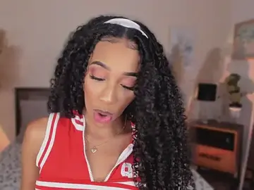 Stripchat Live Porn of KaryMooon