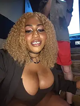 Stripchat Sex Cam of AmazonianMistress