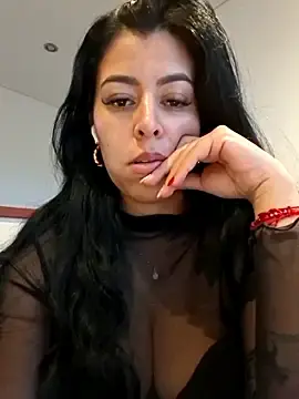 Stripchat Adult Webcam of Luianna