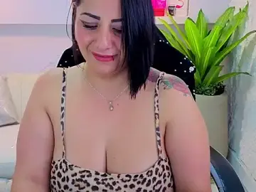 Stripchat Free Porn Cam of angele_roux_tp