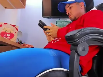 Stripchat Free Live Porn of MikeMiller2