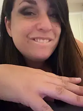 Stripchat Adult Webcam of DreamCurves