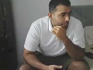 Stripchat Adult Webcam of alphalatinobearx